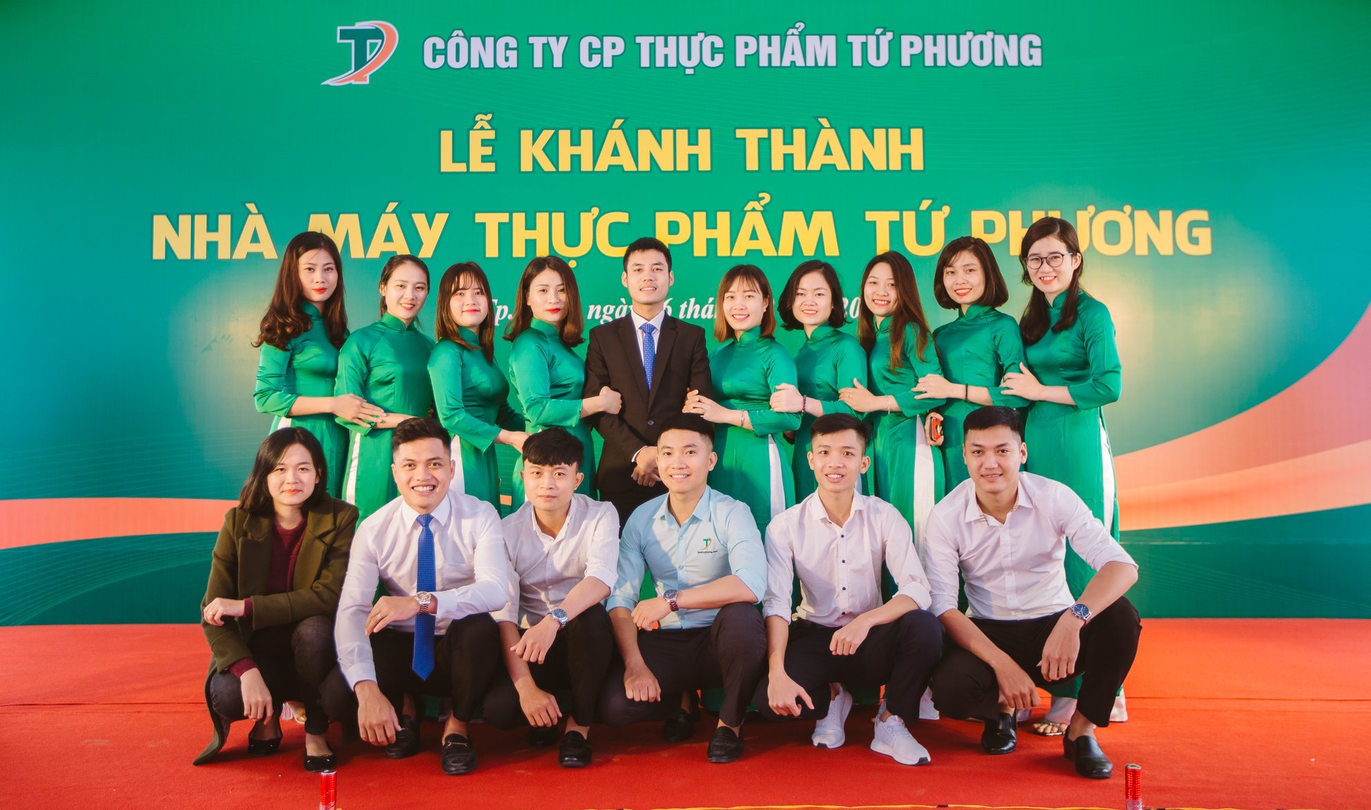 Cover image for Thực phẩm Tứ Phương