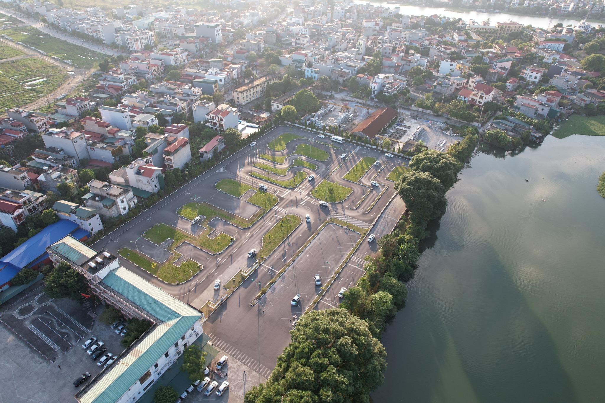 Cover image for Thương Mại và sản xuất Lập Phương Thành