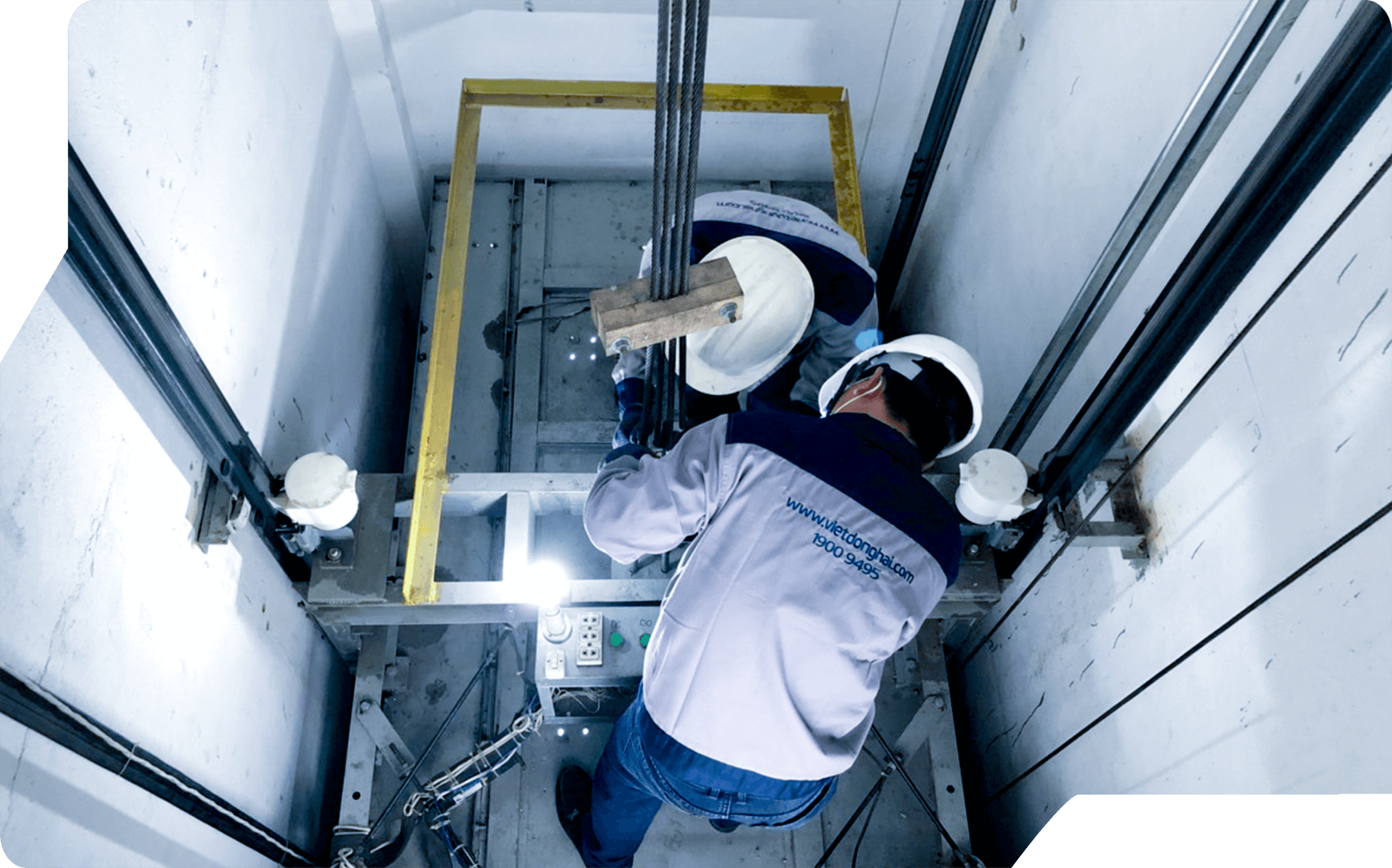 Cover image for VIỆT ĐÔNG HẢI