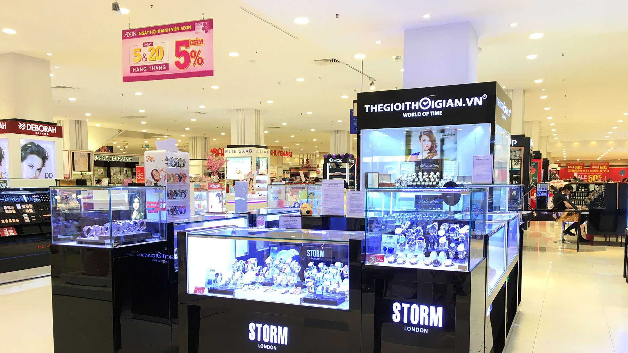 Cover image for Nguyên Vạn Lộc