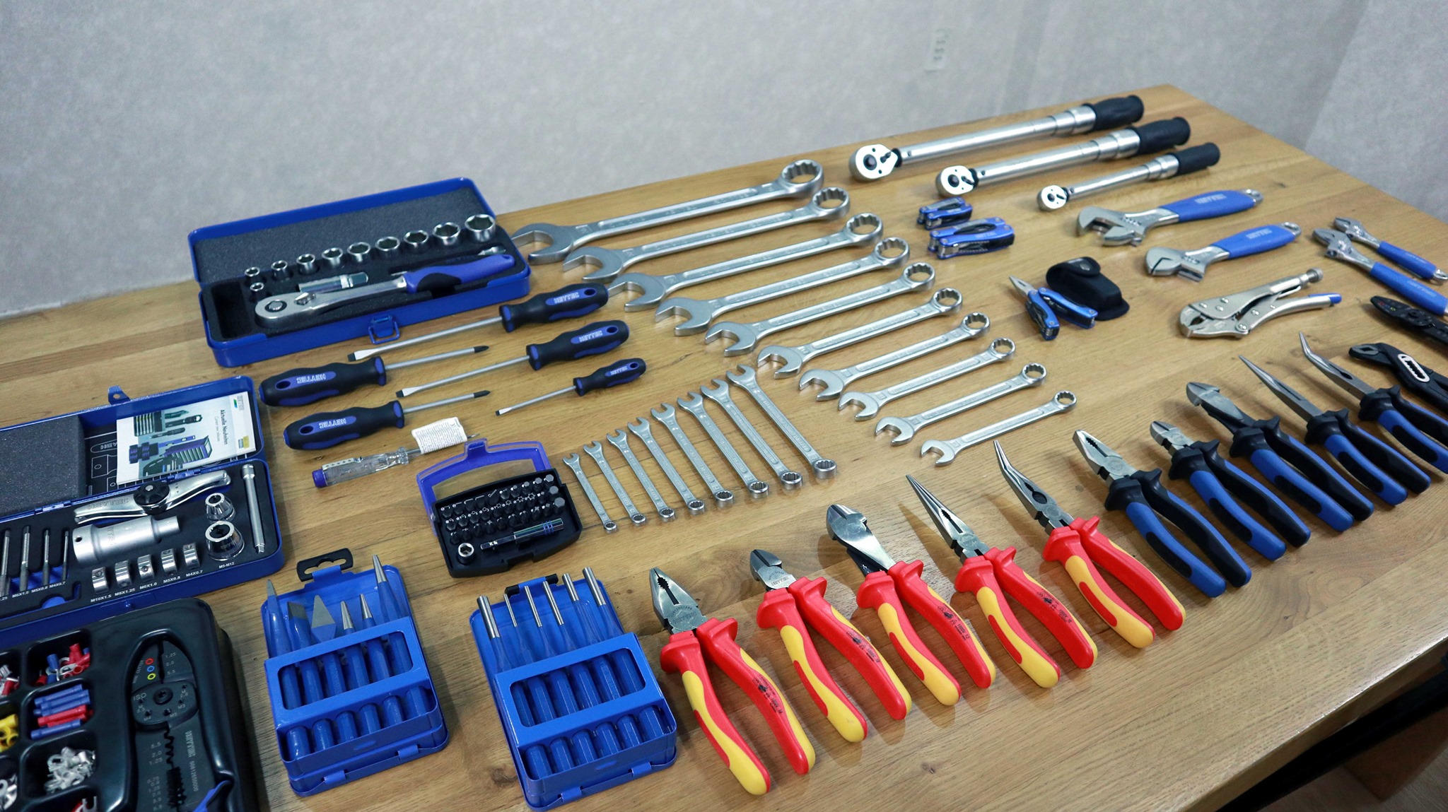 Cover image for Thương Mại H.C.E