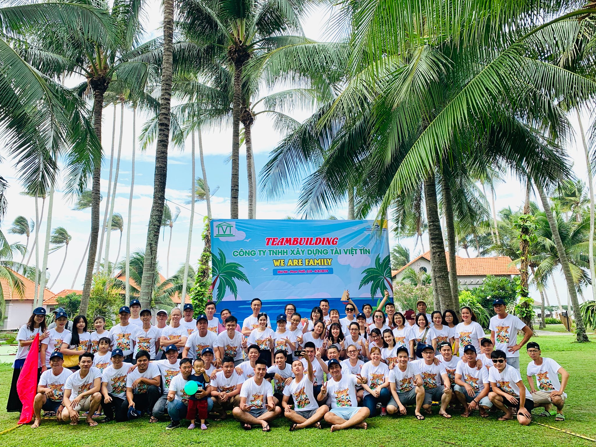 Cover image for XÂY DỰNG TÀI VIỆT TÍN