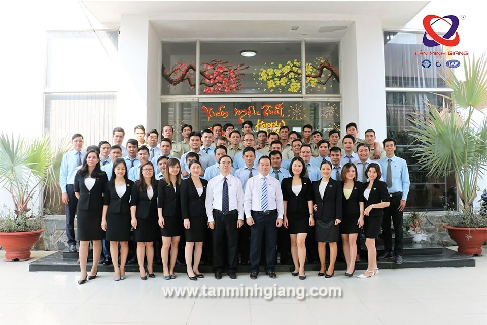 Cover image for Thiết bị tân minh giang