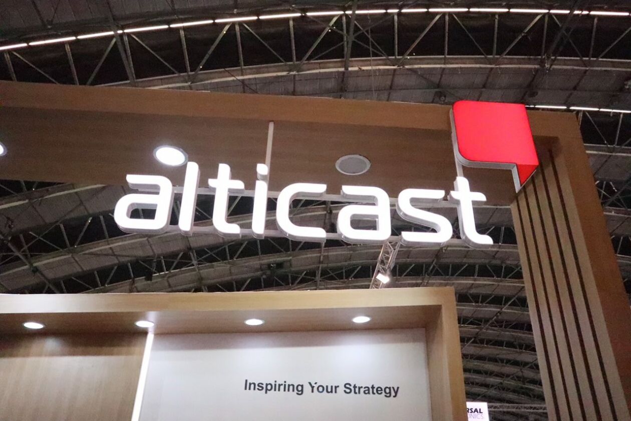 Cover image for Alticast