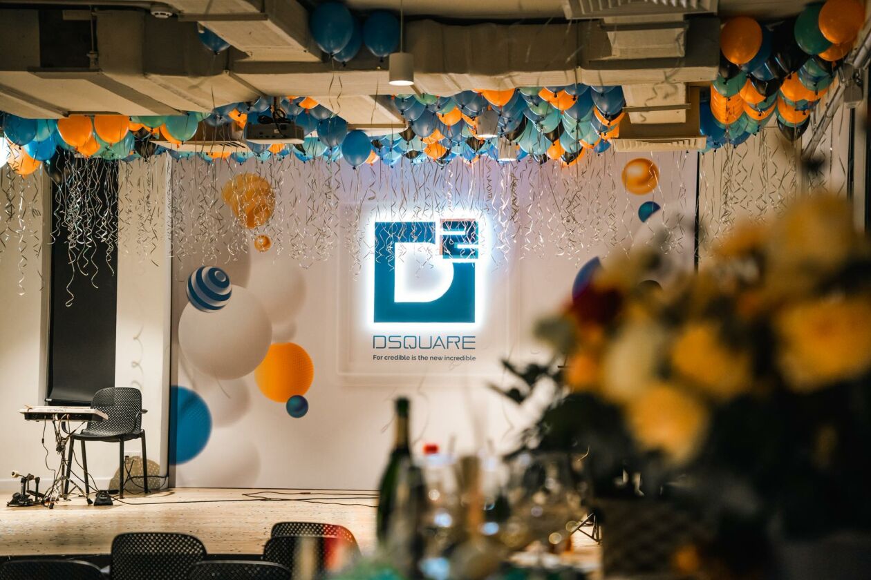 Cover image for DSquare