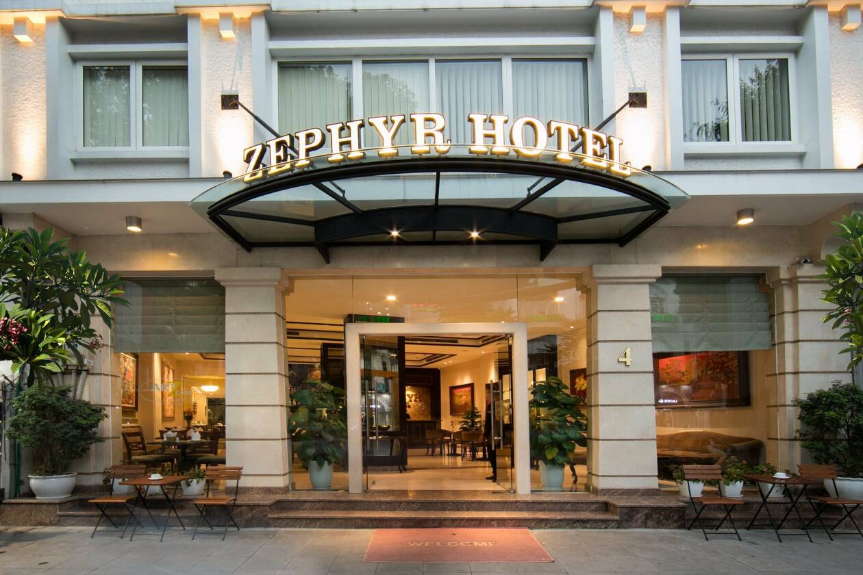 Cover image for Zephyr Hotel