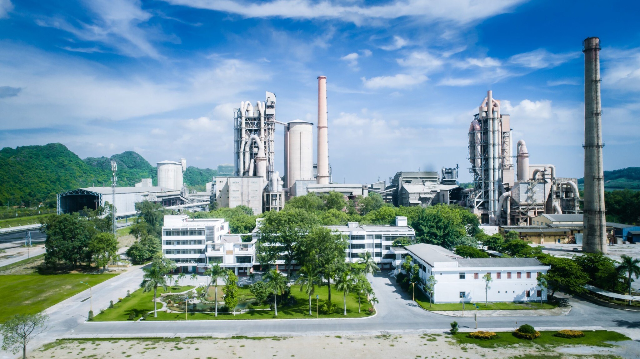 Cover image for CÔNG TY CỔ PHẦN XI MĂNG BỈM SƠN