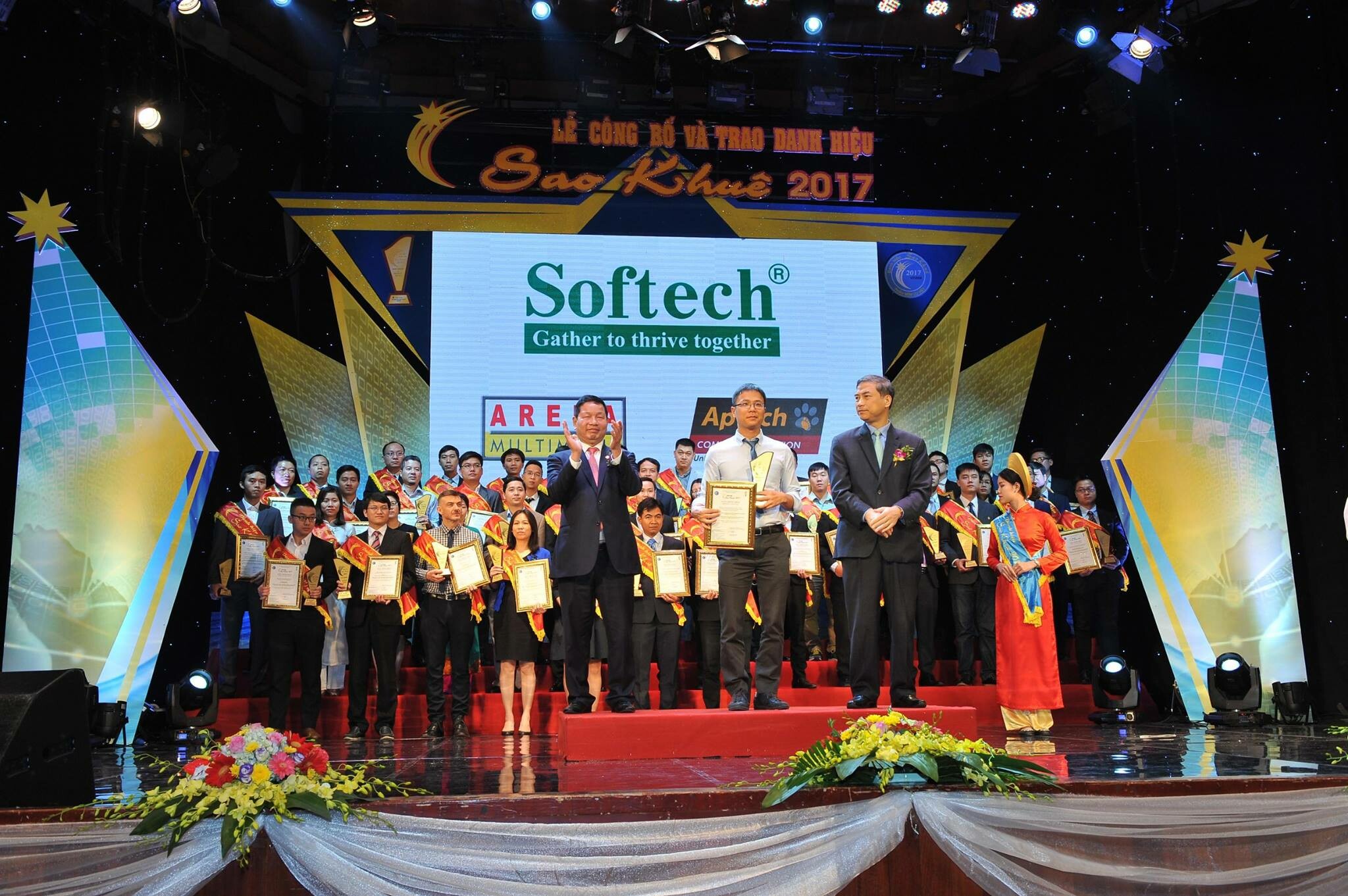 Cover image for Softech