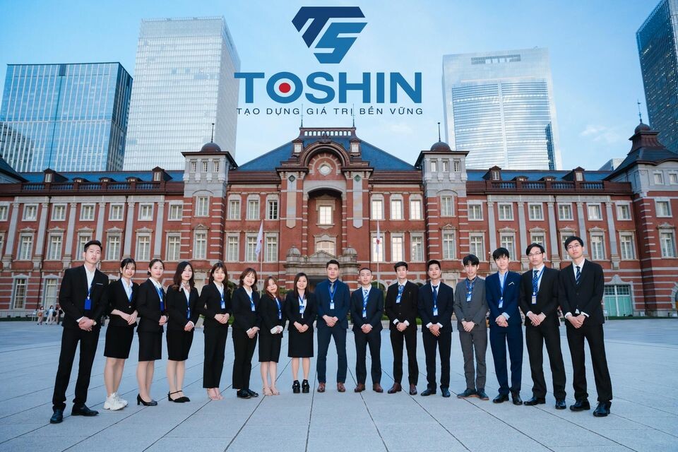 Cover image for Toshin