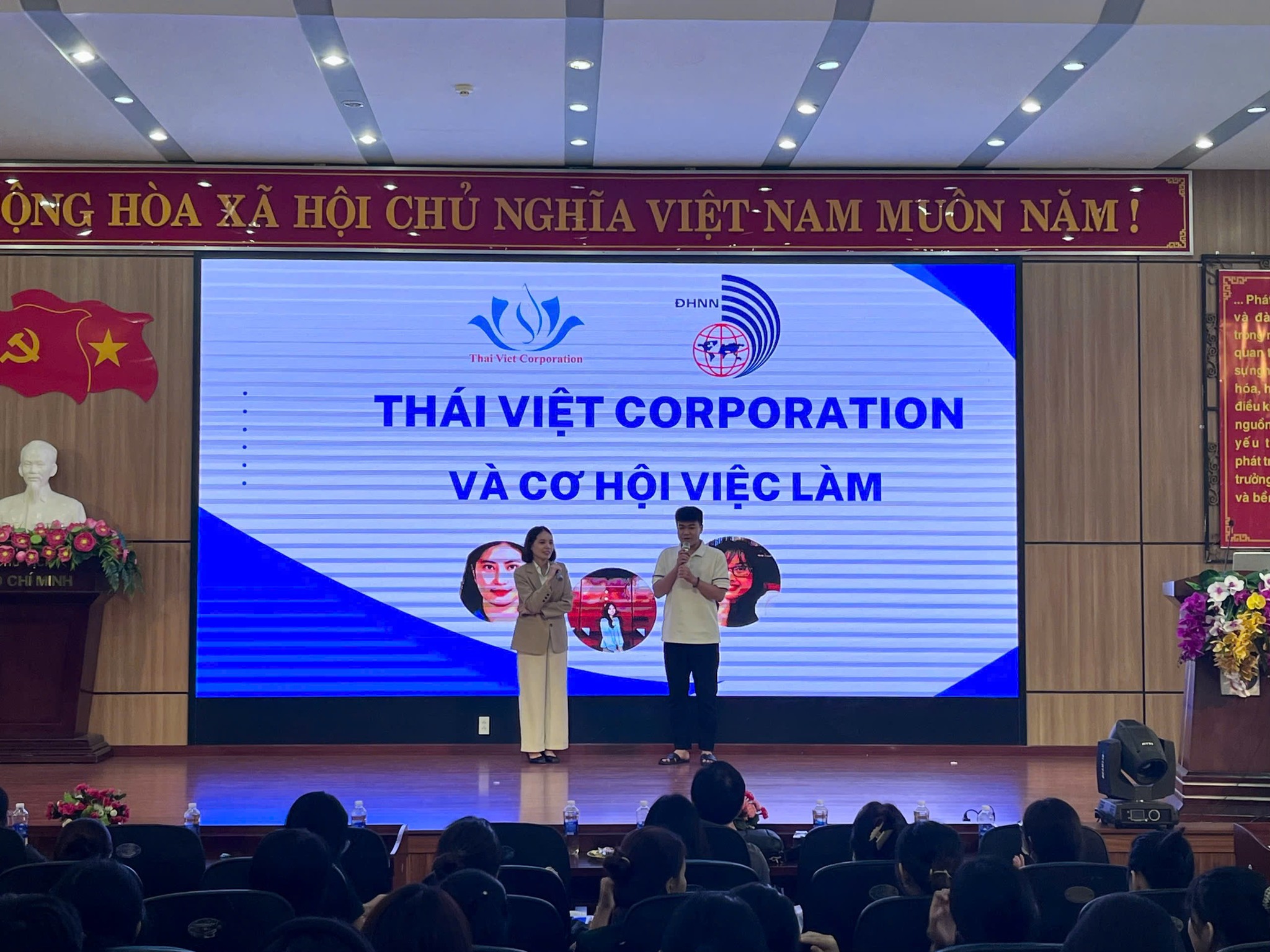 Cover image for Thái Việt Corporation