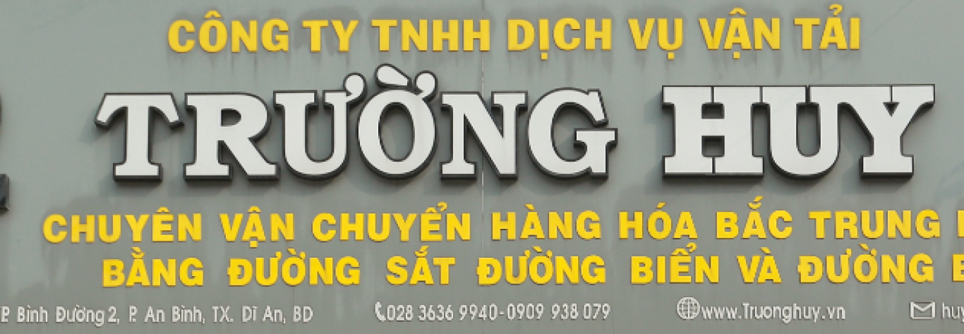 Cover image for Vận Tải Trường Huy