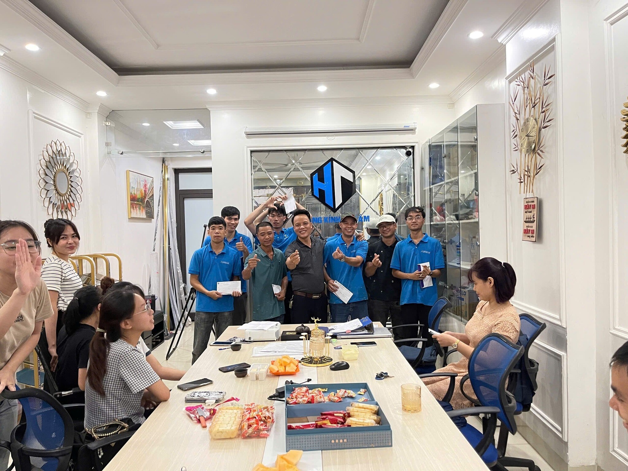 Cover image for XÂY DỰNG HÀ TÂM