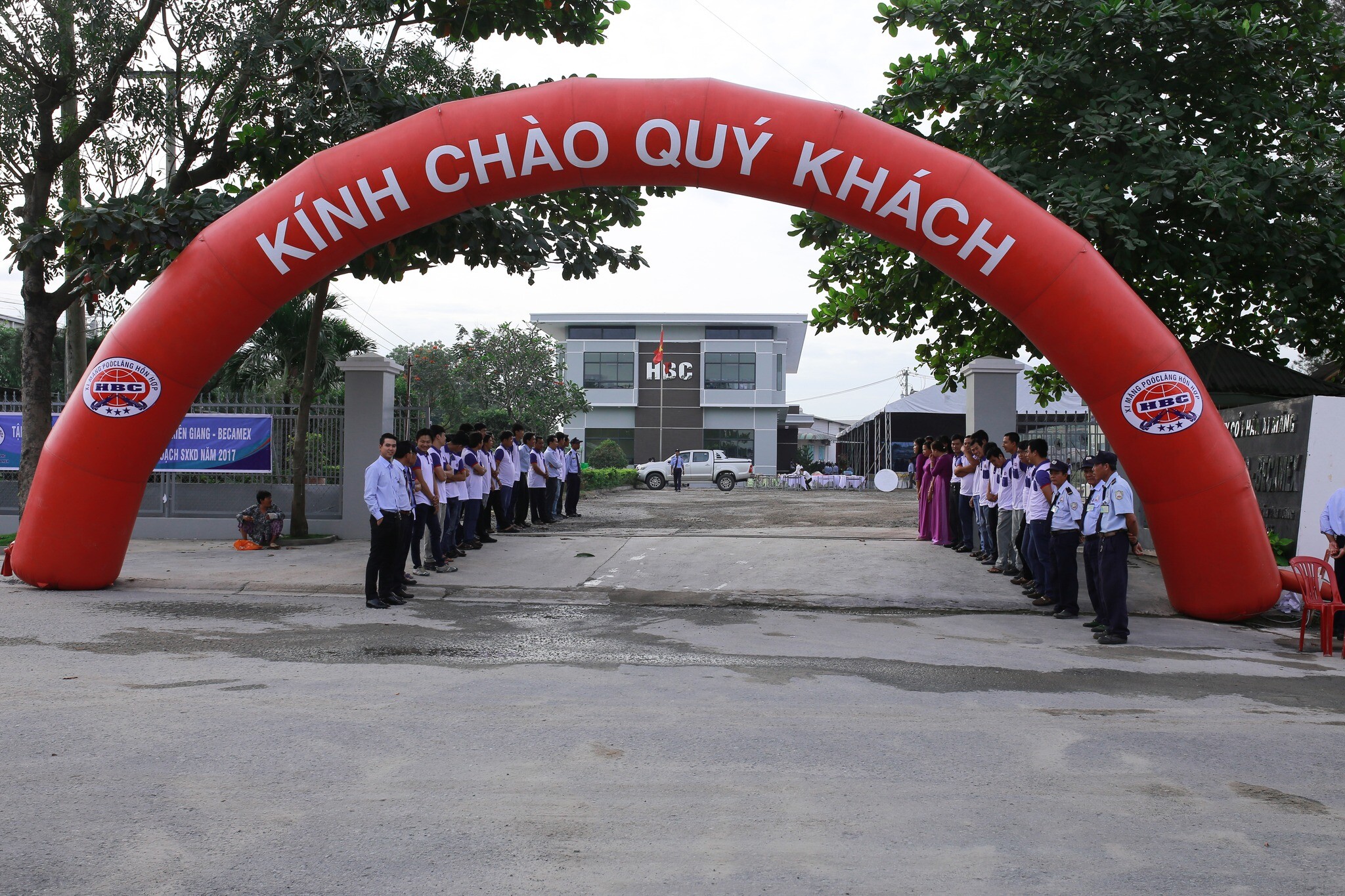 Cover image for Xi măng Hà Tiên Kiên Giang