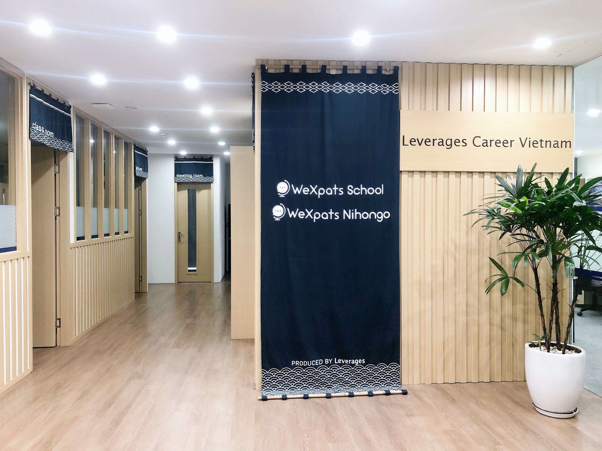 Cover image for LEVERAGES CAREER VIỆT NAM