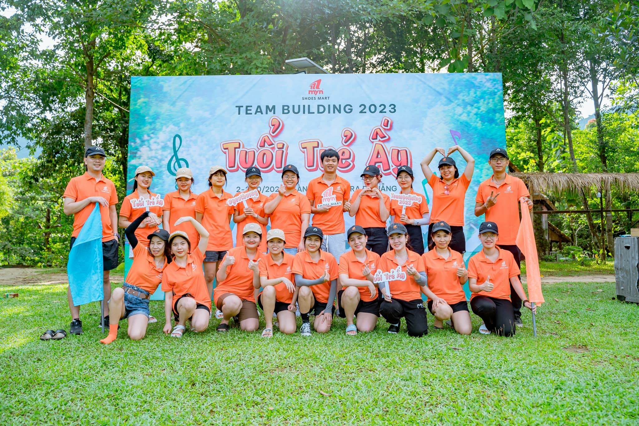 Cover image for GIÀY MYN