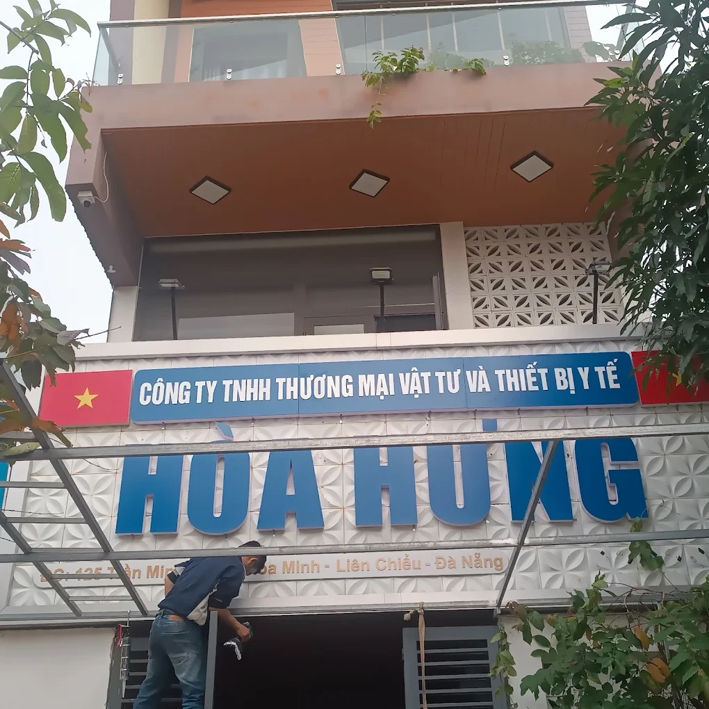 Cover image for VẬT TƯ VÀ THIẾT BỊ Y TẾ HOÀ HƯNG