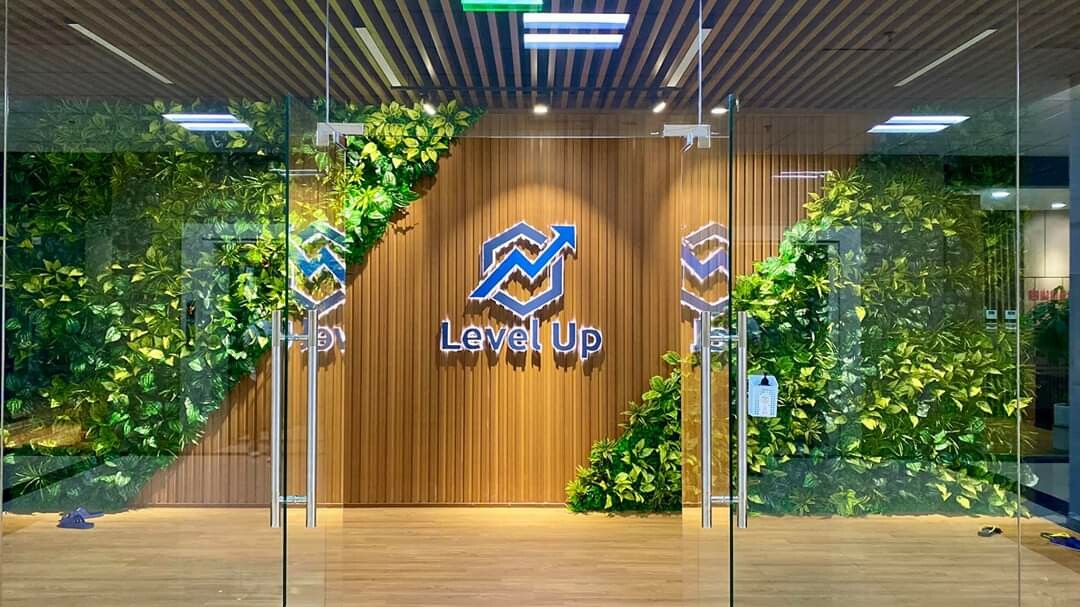 Cover image for LEVEL UP