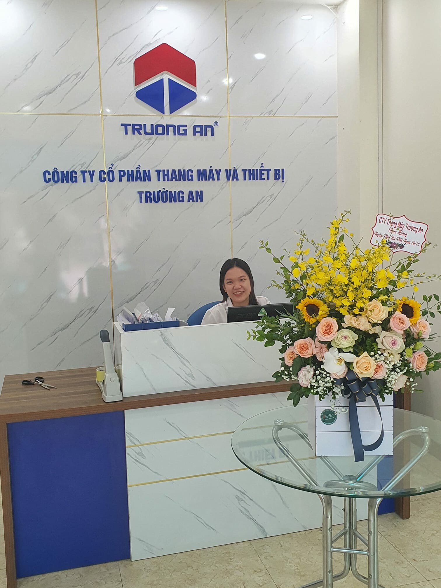 Cover image for THANG MÁY VÀ THIẾT BỊ TRƯỜNG AN