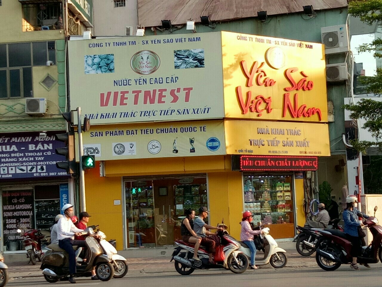 Cover image for YẾN SÀO VIỆT NAM