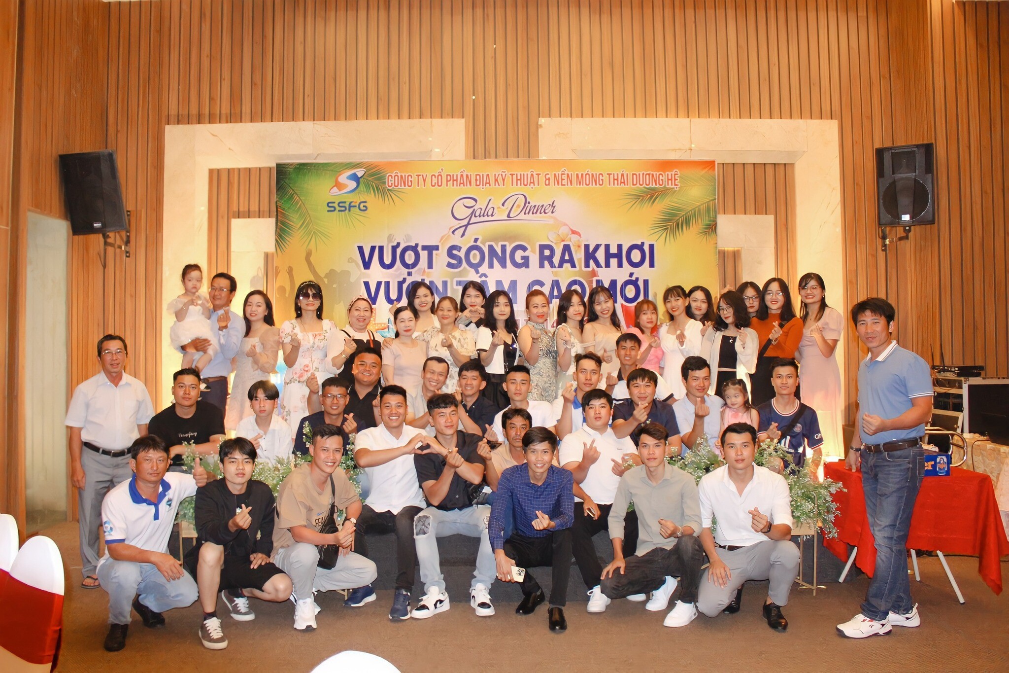 Cover image for Địa Kỹ Thuật Và Nền Móng Thái Dương Hệ