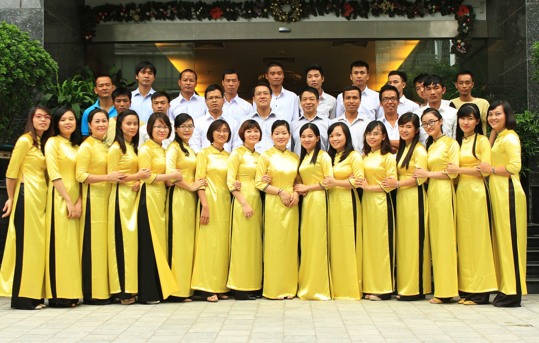 Cover image for Đầu tư và Công nghệ HC Toàn Cầu