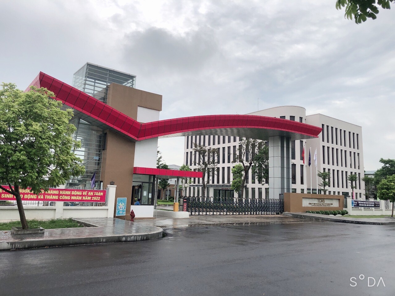 Cover image for Dịch Vụ Và Hạ Tầng Ô Tô Thành Công