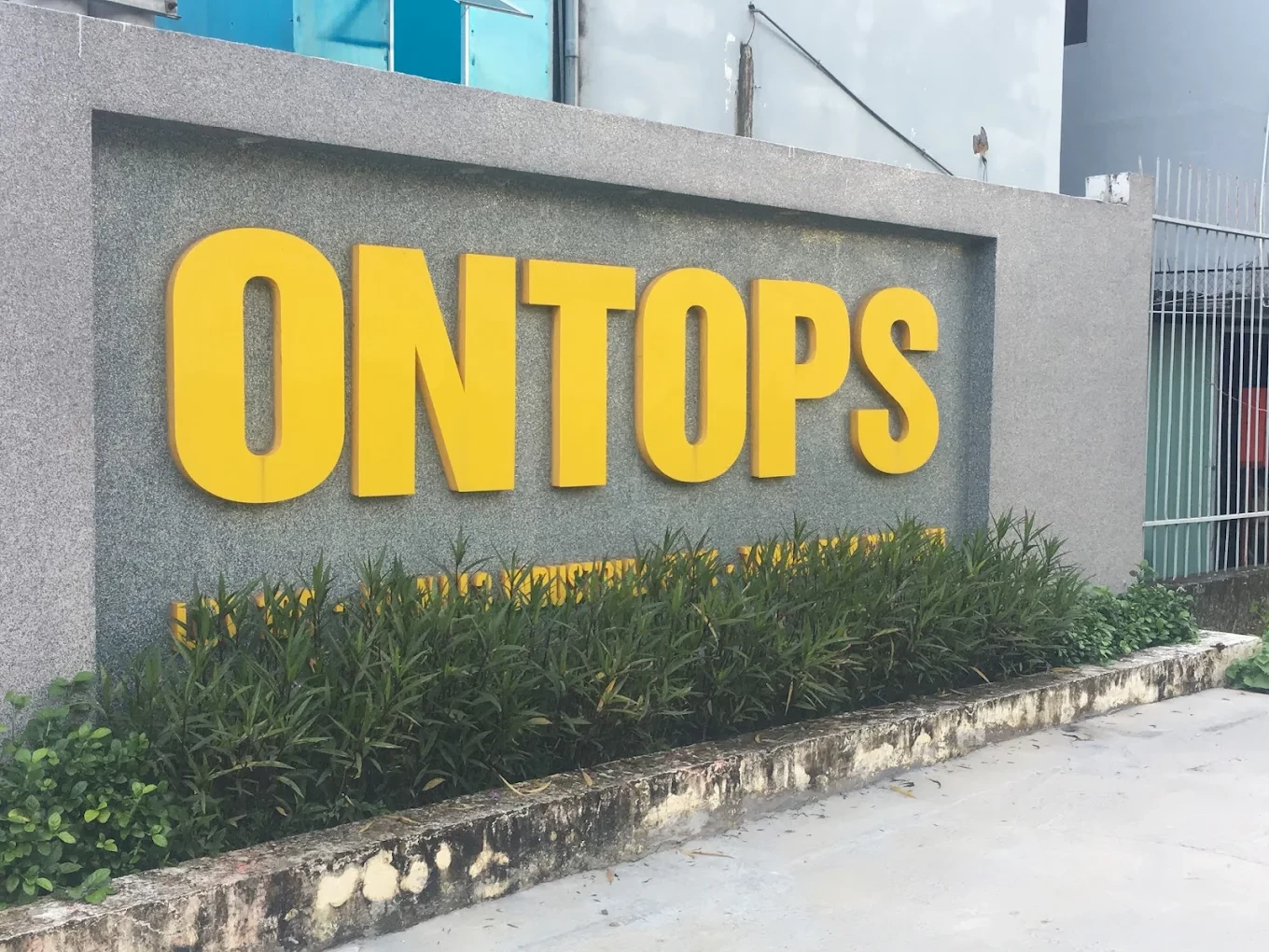 Cover image for Công Nghiệp Ontops