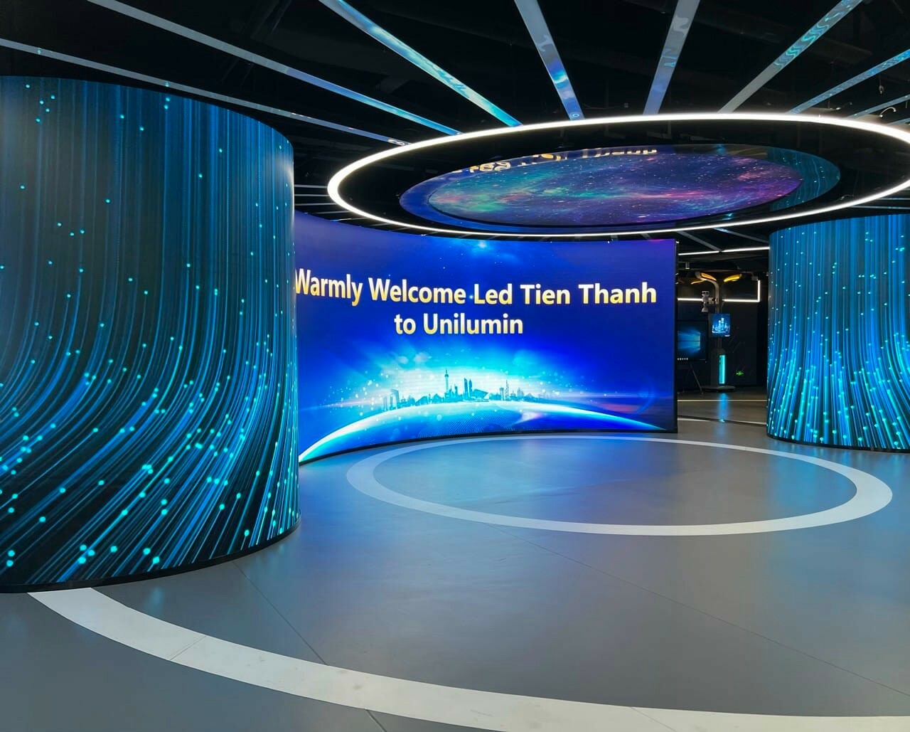 Cover image for Led Tiến Thành