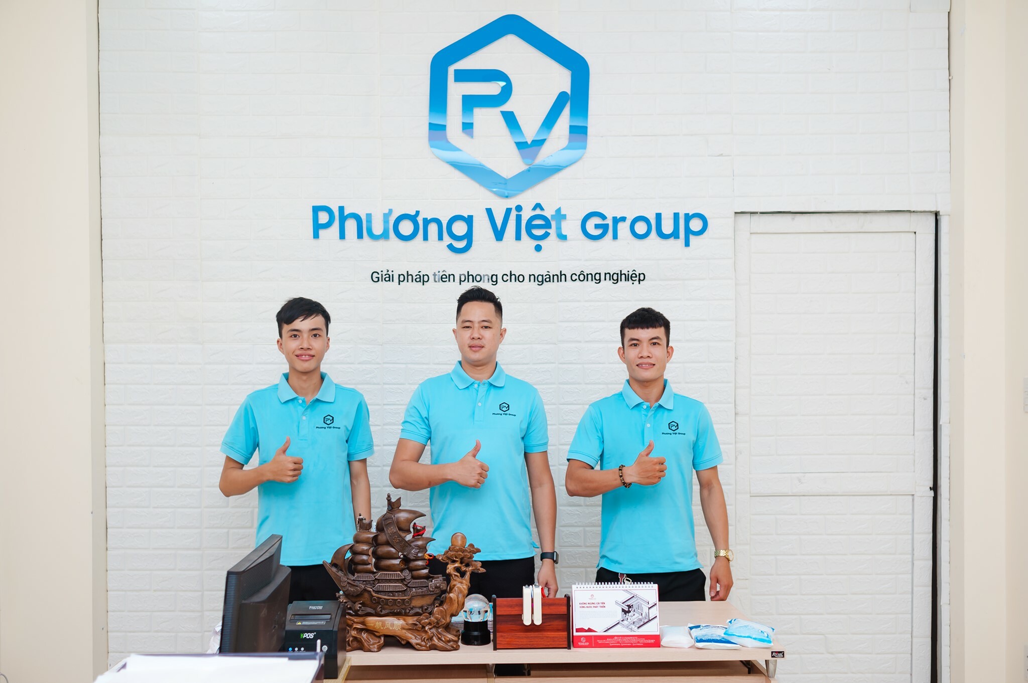 Cover image for PHƯƠNG VIỆT GROUP