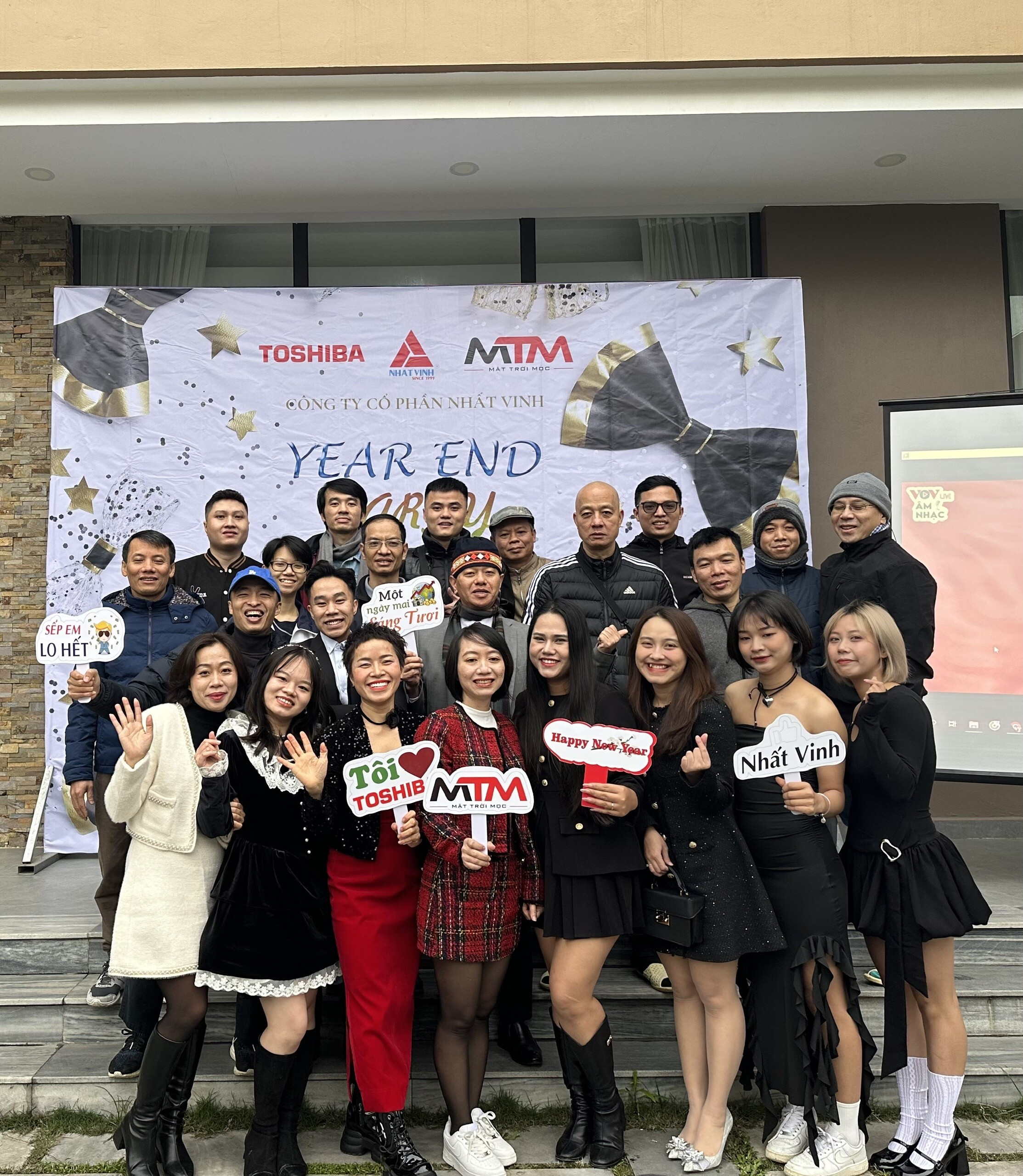 Cover image for Công ty Cổ Phần Nhất Vinh