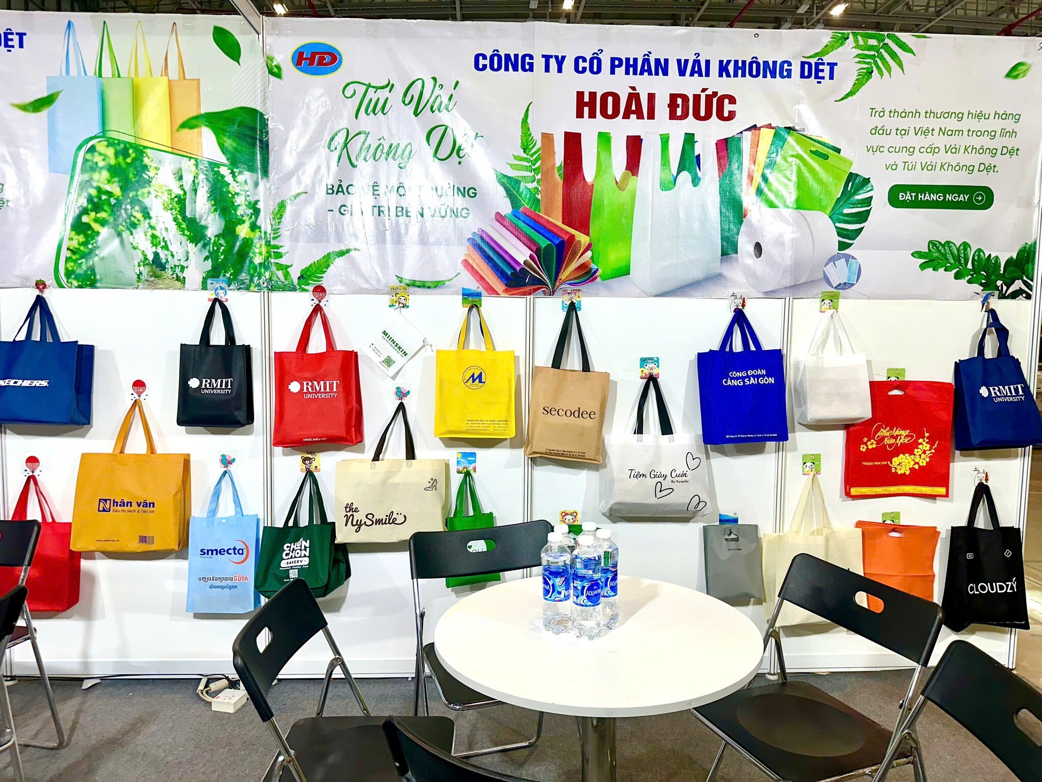 Cover image for Vải Không Dệt Hoài Đức