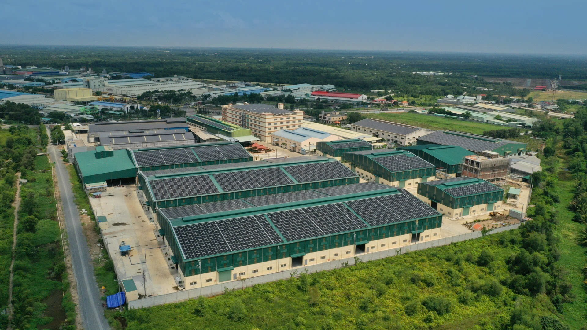 Cover image for SẢN XUẤT THƯƠNG MẠI HÙ KIỆT