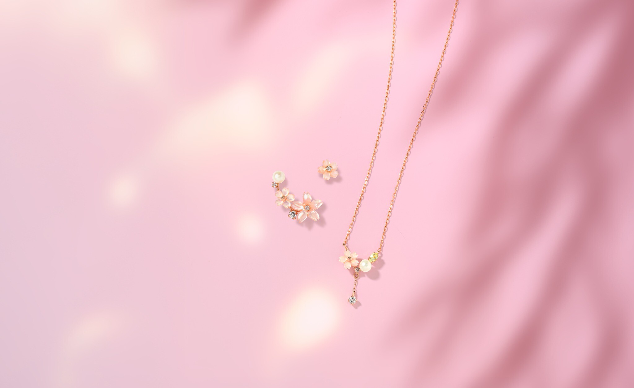 Cover image for ESTELLE