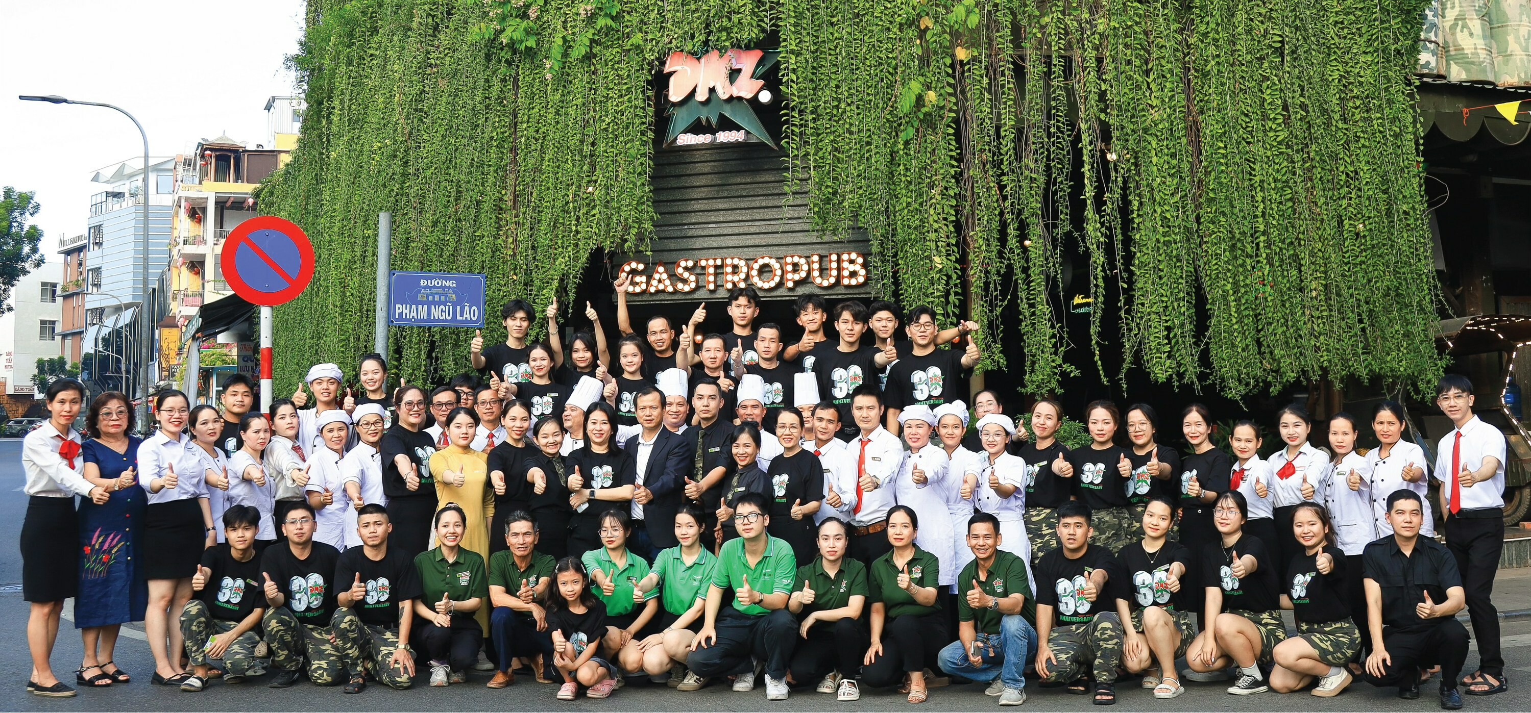 Cover image for Du Lịch DMZ