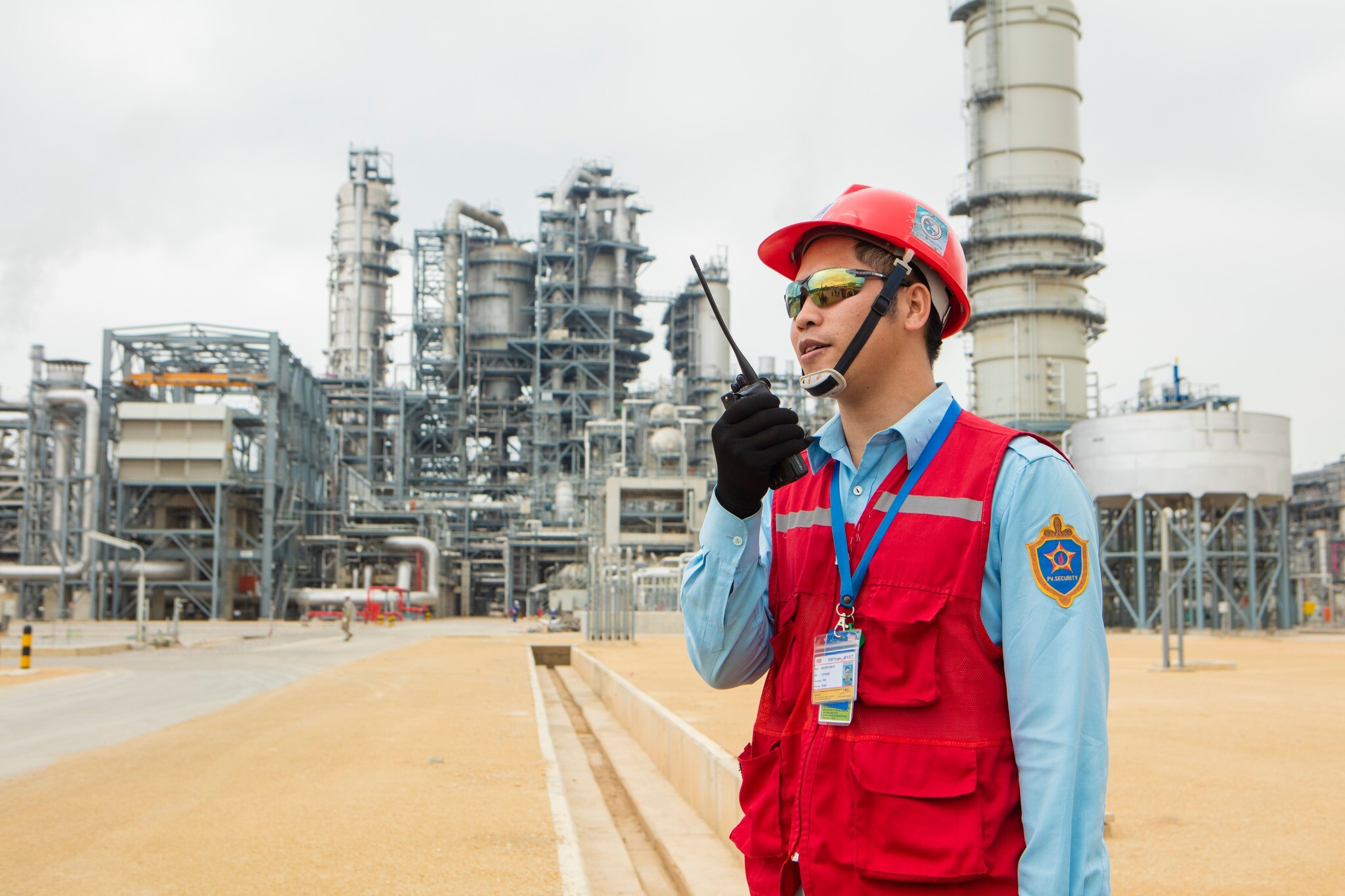 Cover image for Dịch Vụ Bảo Vệ An Ninh Dầu Khí Việt Nam