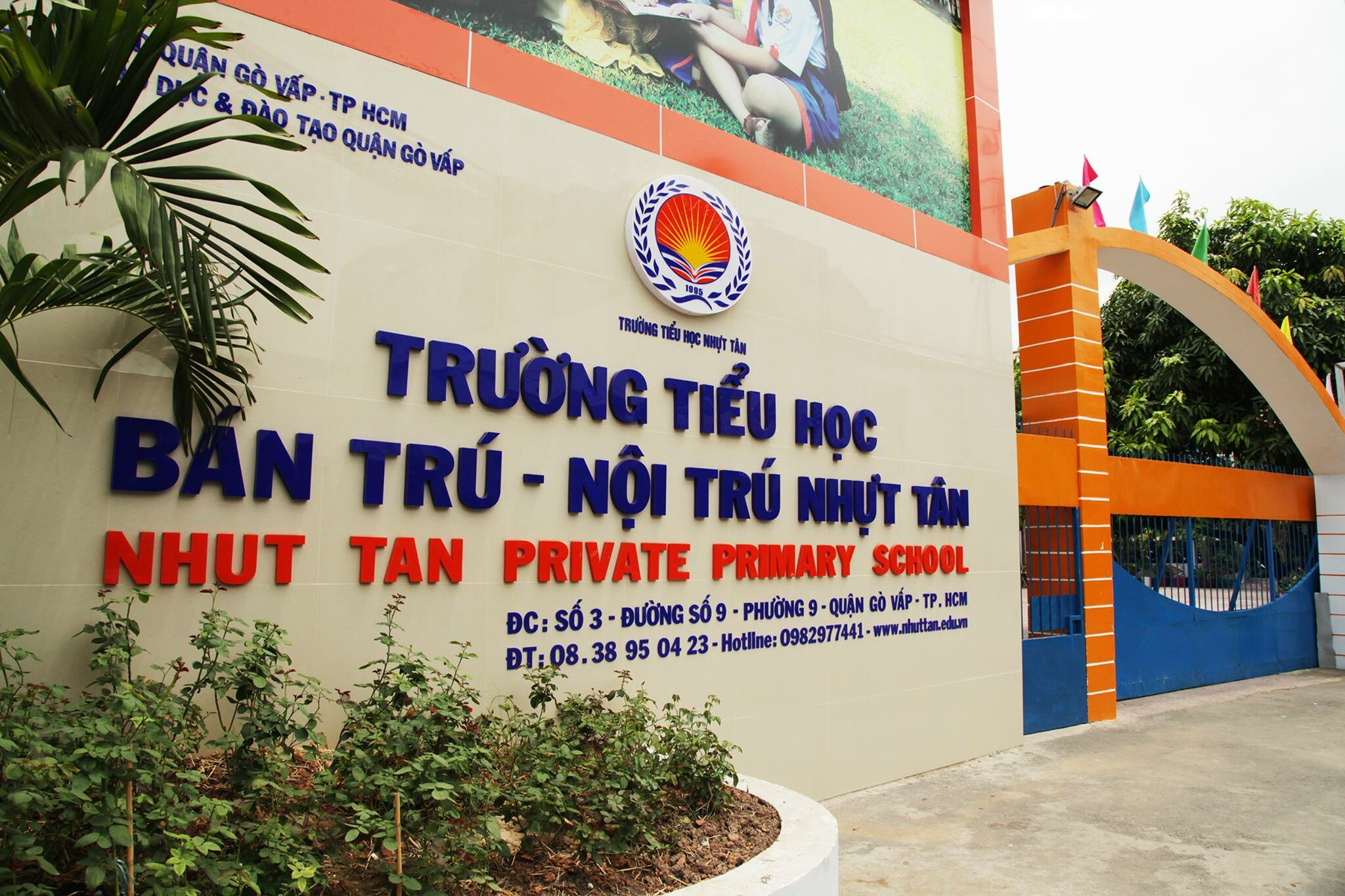 Cover image for TRƯỜNG TIỂU HỌC TƯ THỤC NHỰT TÂN