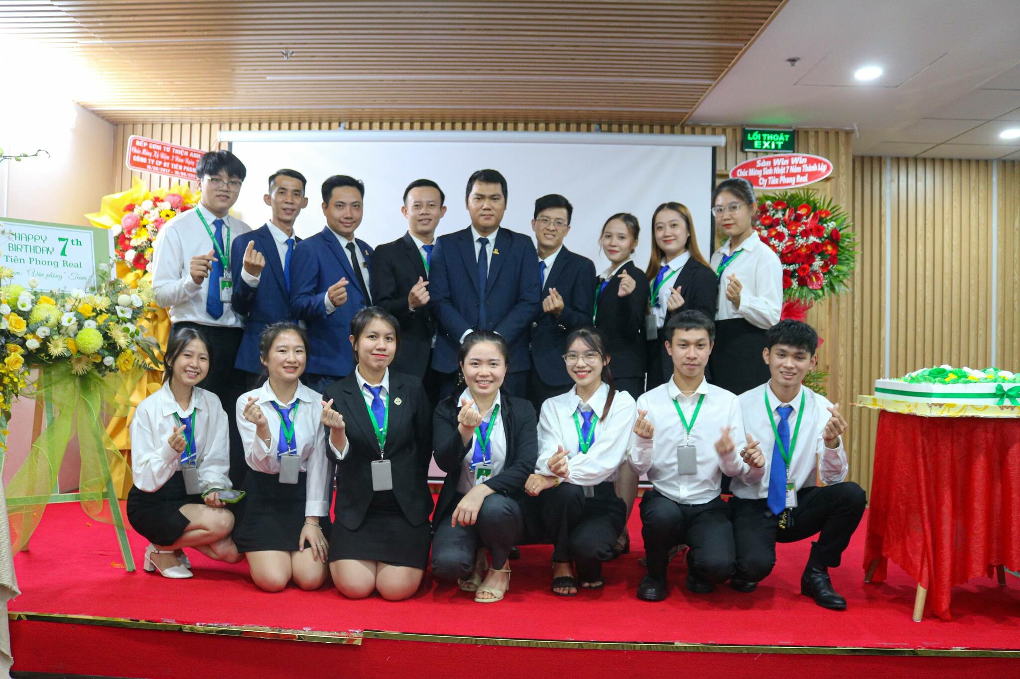 Cover image for Tiên Phong Real