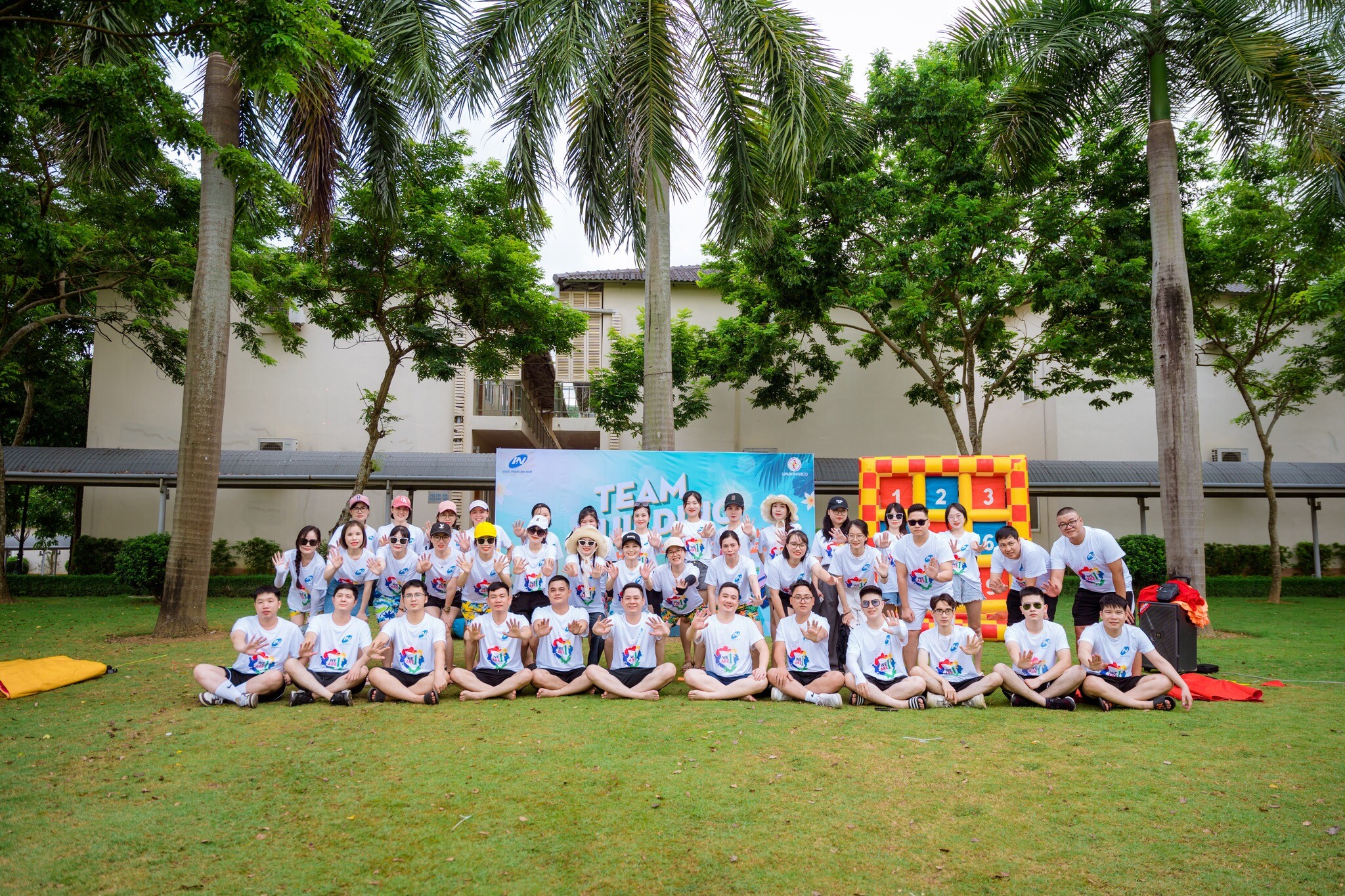 Cover image for Dược phẩm Quốc tế Lĩnh Nam