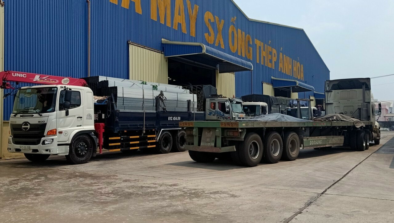 Cover image for Sắt Thép Ánh Hòa