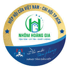 Cover image for NHÔM HOÀNG GIA