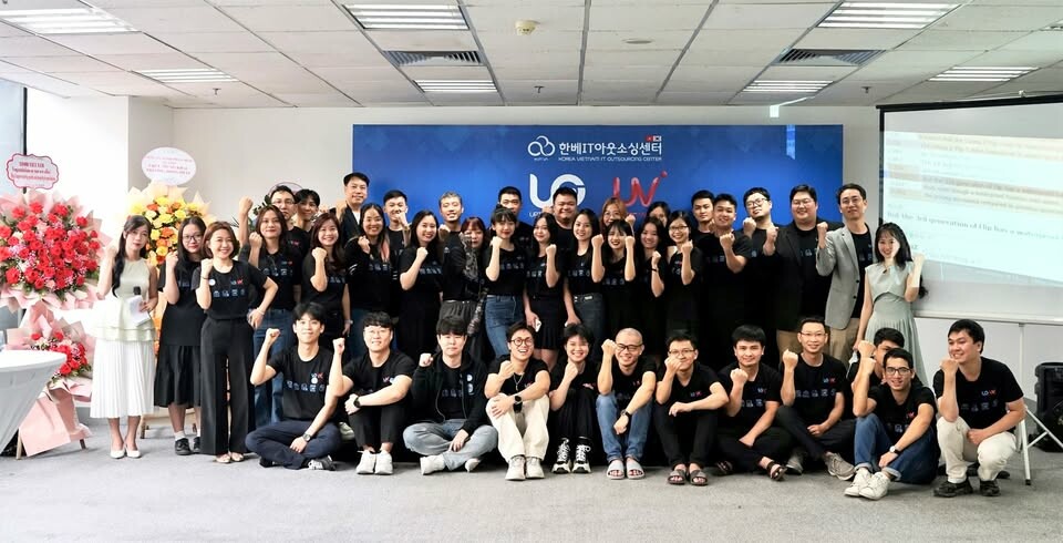 Cover image for UPTEMPO VIETNAM