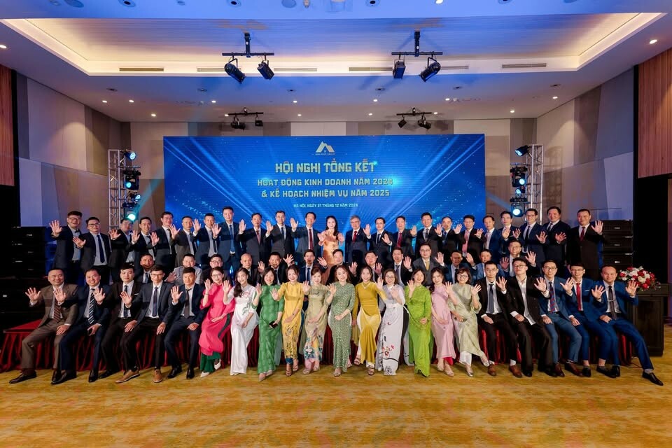 Cover image for Tập Đoàn Sơn Phúc