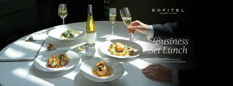 Cover image for Saigon Plaza