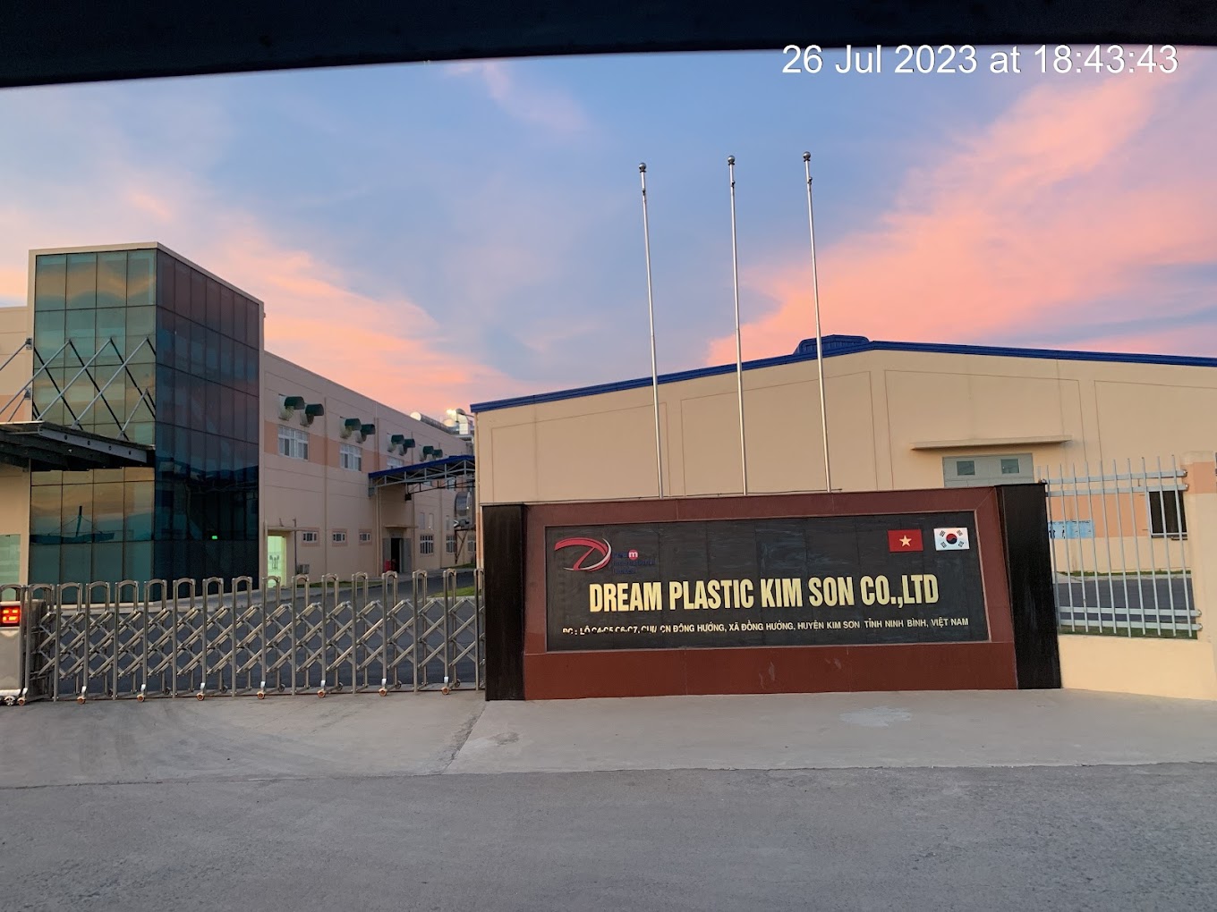 Cover image for Dream Plastic