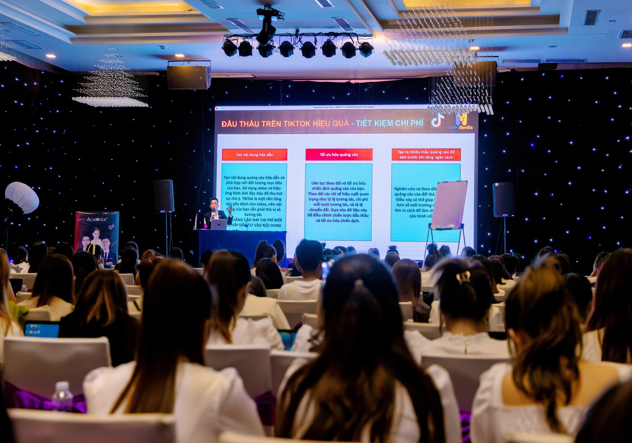 Cover image for TRUYỀN THÔNG VÀ QUẢNG CÁO LDH MEDIA