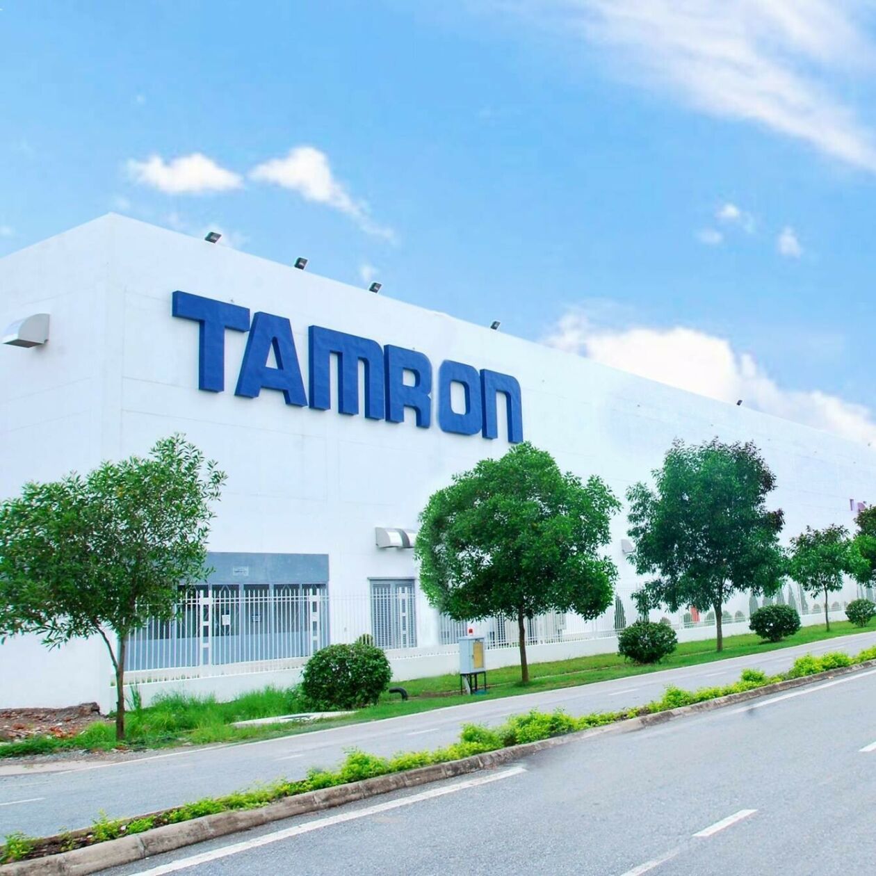 Cover image for Tamron Optical