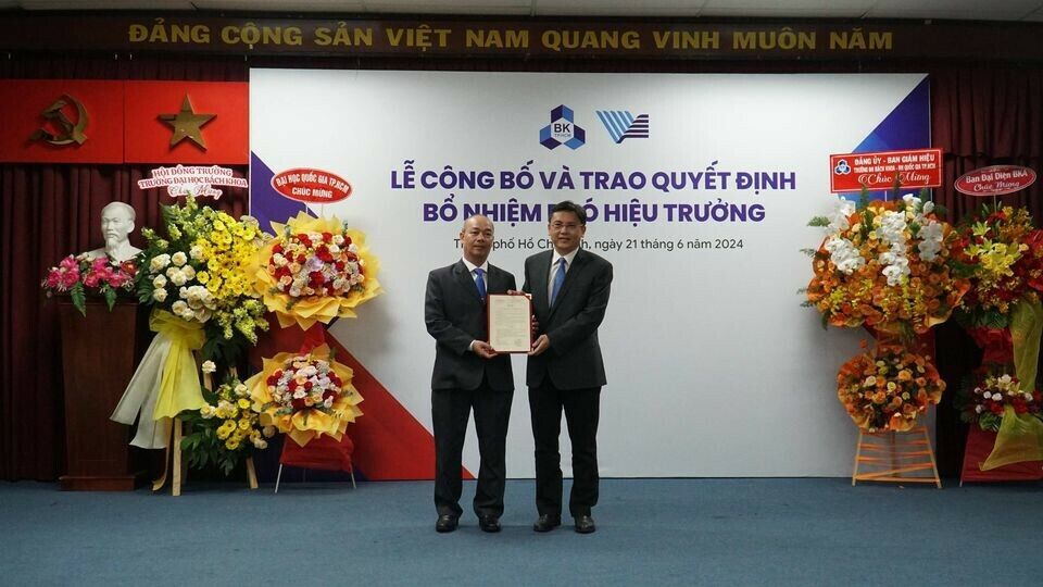 Cover image for Đại học quốc gia HCM (VNUHCM)