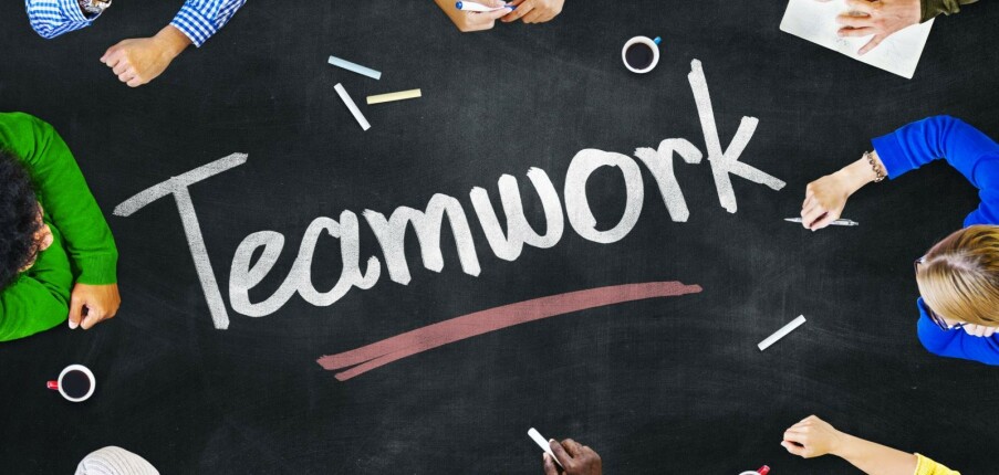 Teamwork là gì? Tìm hiểu phương pháp teamwork hiệu quả trong cuộc họp và những lợi ích của việc teamwork