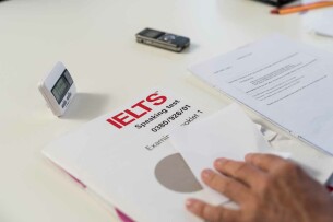 TOP 10 Trung tâm luyện thi IELTS uy tín tại Quận Phú Nhuận (2025)