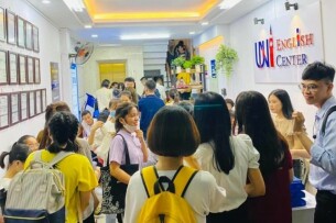 Review Trung Tâm Anh ngữ Uni: Giá phải chăng, đa dạng khóa học (2025)
